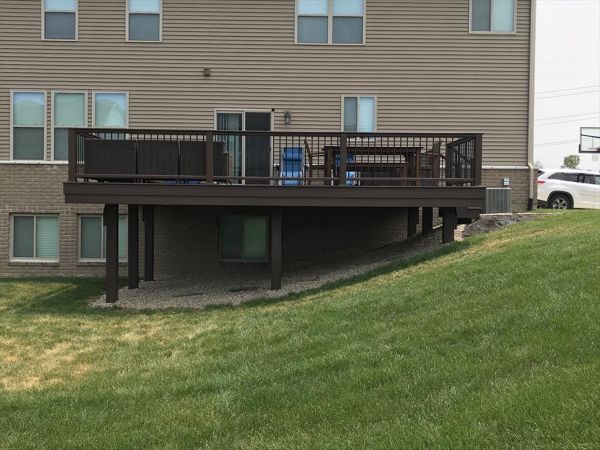 Trex Transcend Vintage Lantern Border/Fascia W/ Trex Transcend Spiced Rum Deck Boards, Trex Transcent Cocktail Style Rail W/ Trex Transcend Black Aluminum Balusters, Oakland, MI