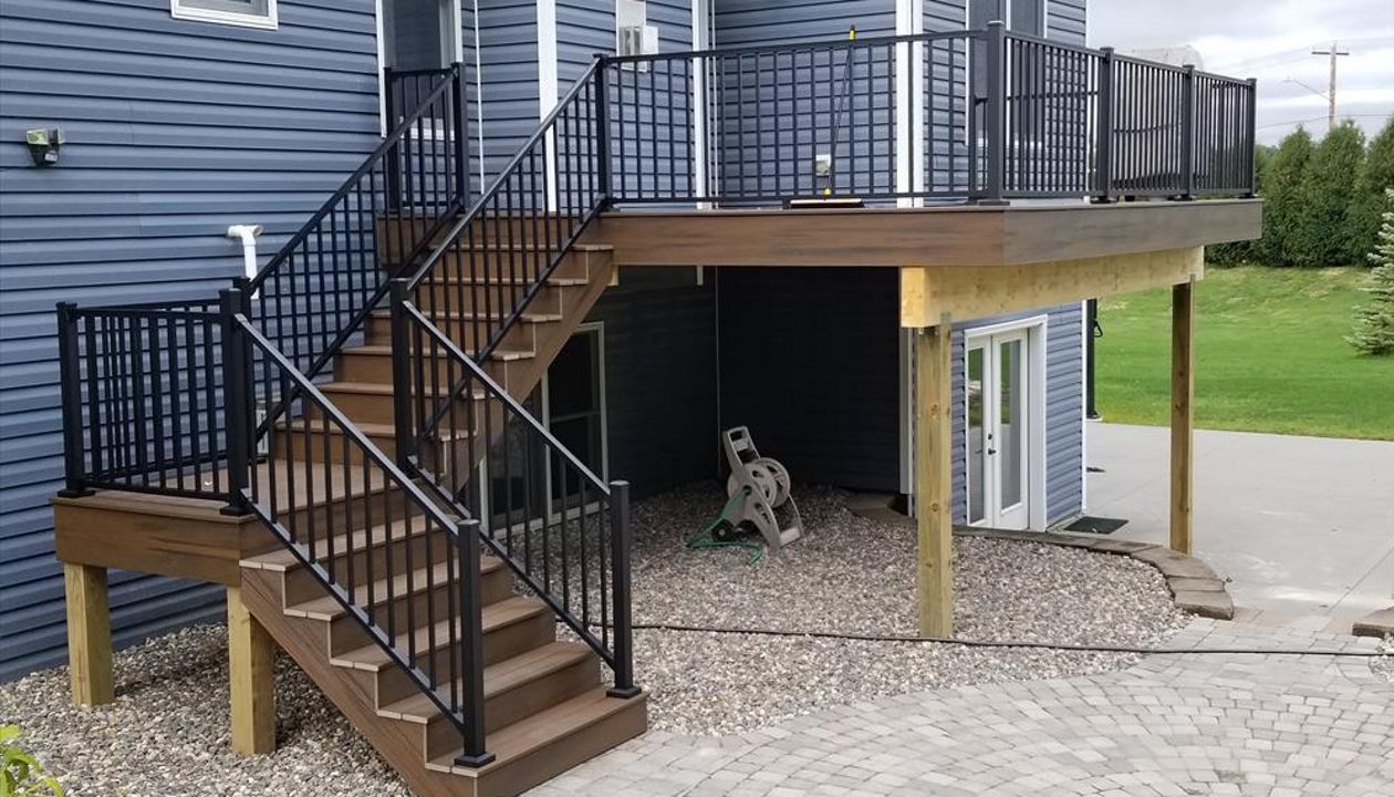 Trex Transcend Spiced Rum Decking and Trex Signature Rails, Byron MN