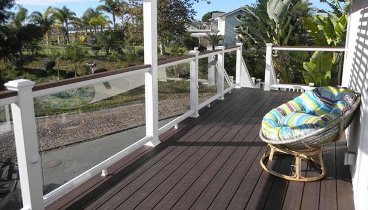 Trex Transcends glass railing with lights, Carlsbad, CA