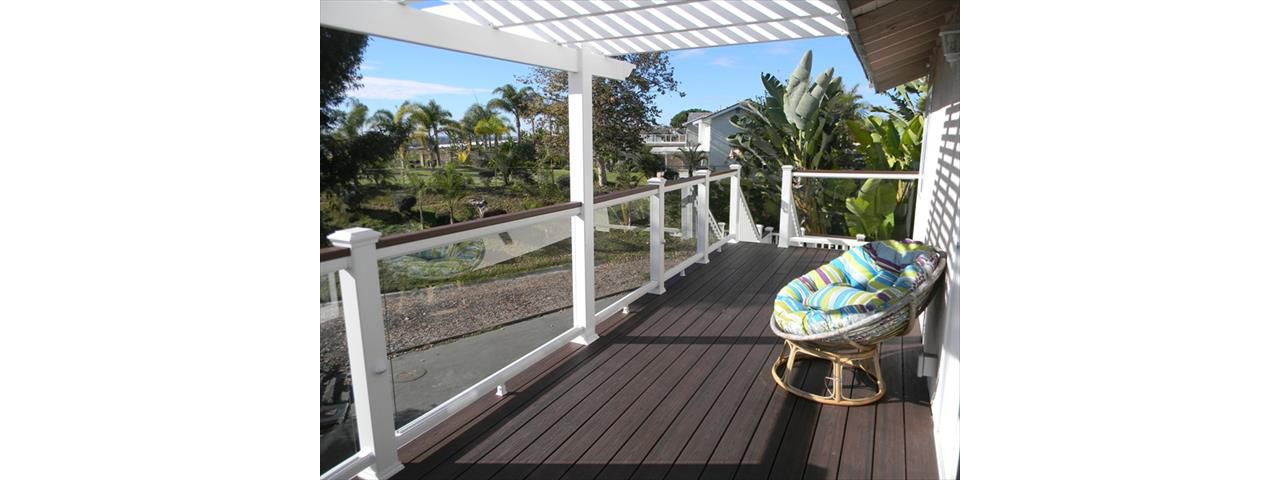 Trex Transcends glass railing with lights, Carlsbad, CA