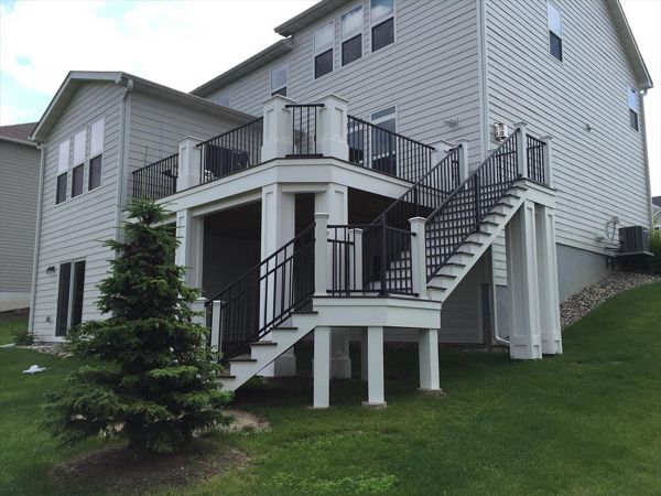 Trex Composite Deck &amp; Stairs with Aluminum Railing between Trex Composite Posts