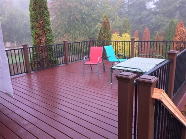 Trex Select Madeira Decking with Trex Signature Railing