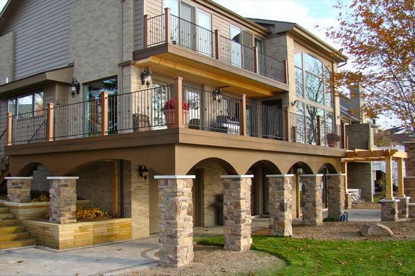 Trex deck and porch in Rochester Hills, Michigan