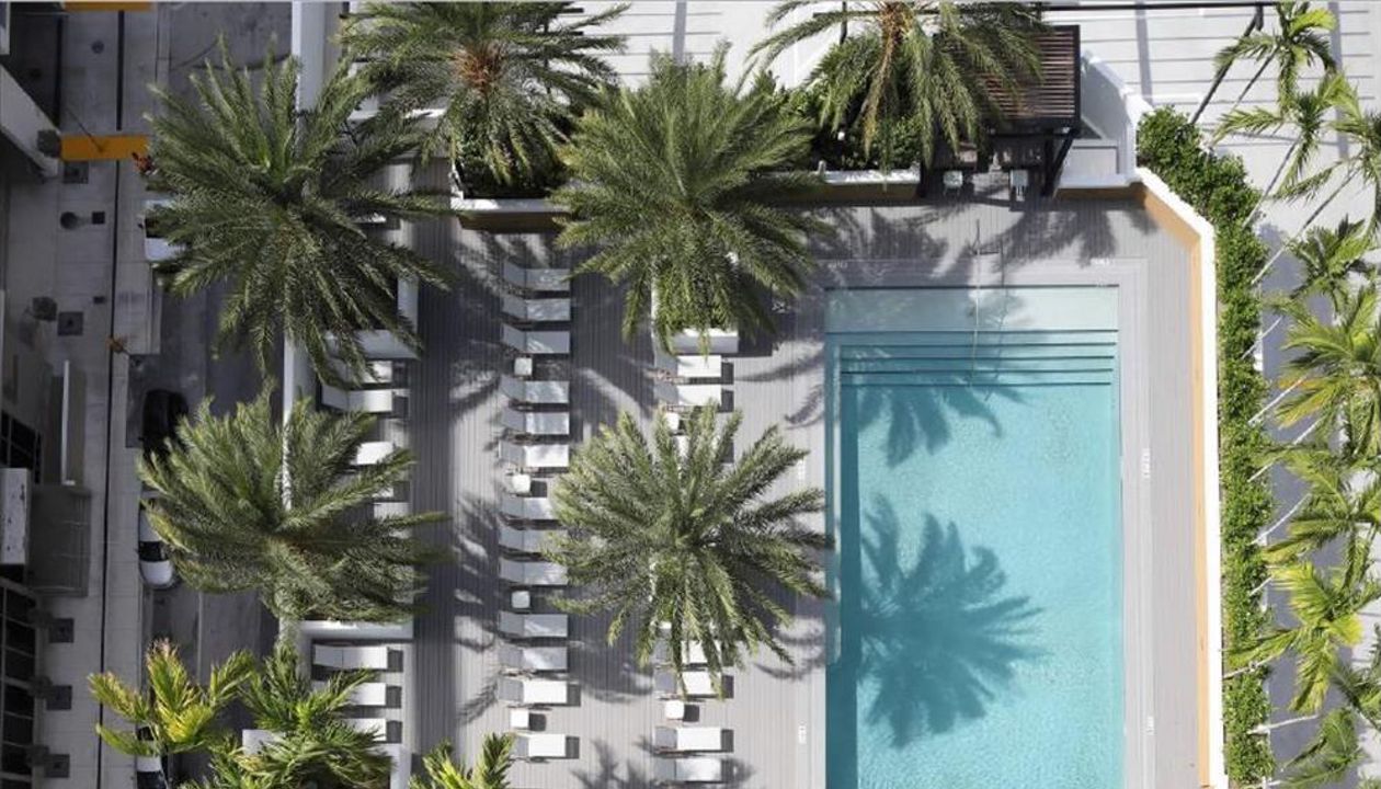 Trex Select Pebble Grey deck; Miami, FL; custom elevated steel substructure