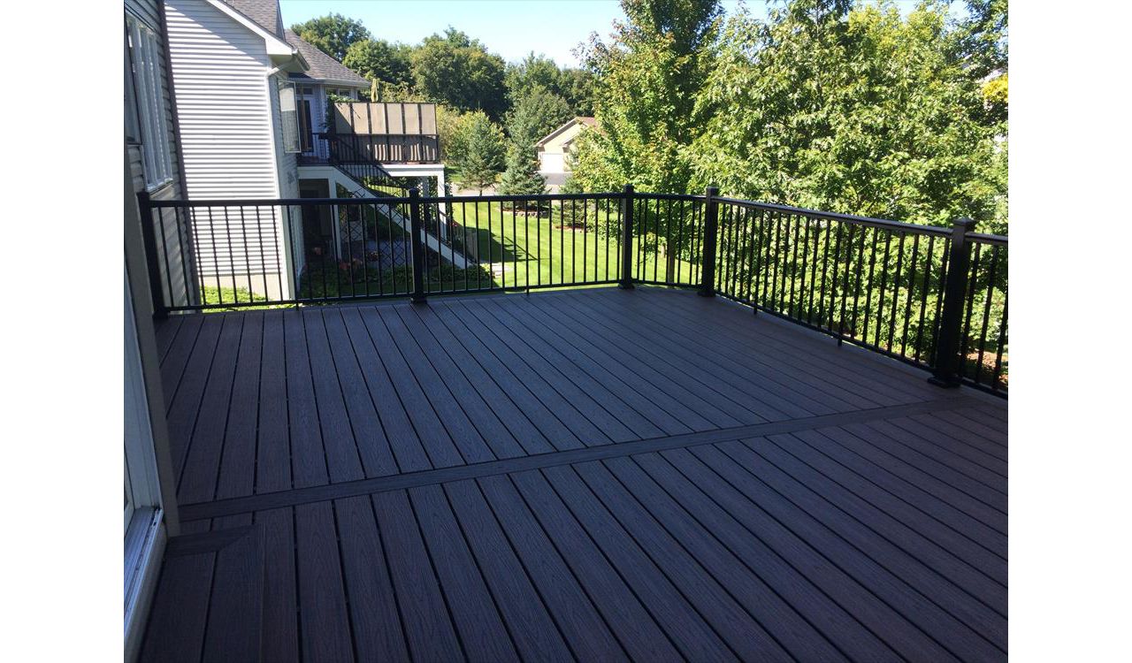Trex Transcend Spiced Rum Composite Deck with Aluminum railing in Inver Grove Heights