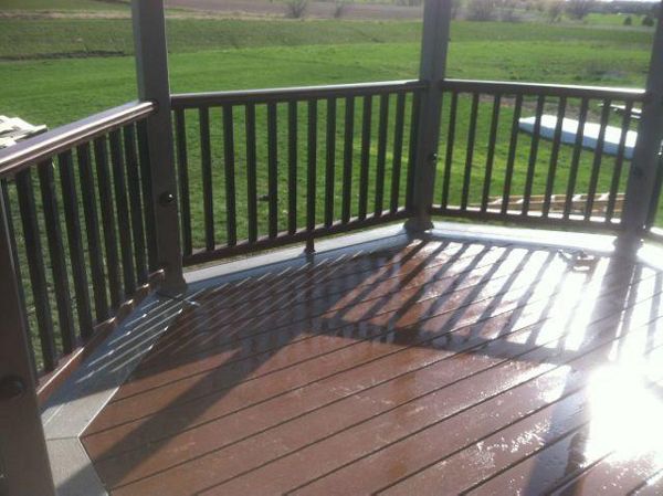 Frankfort deck with border