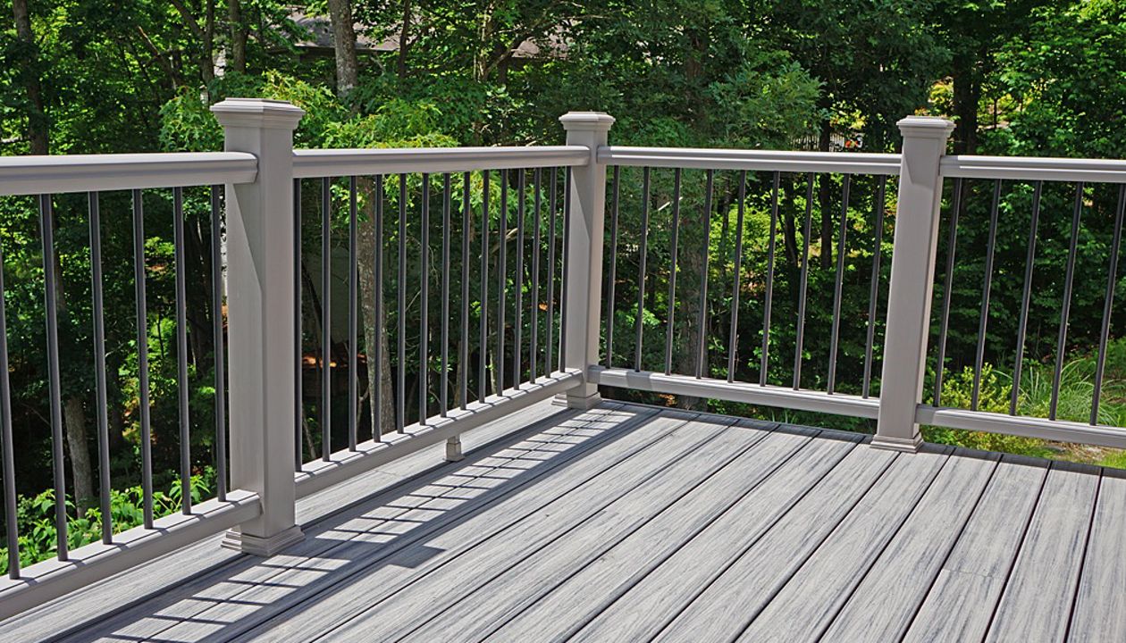 Trex Transcend Island Mist deck with Trex Transcend Gravel Path Railing