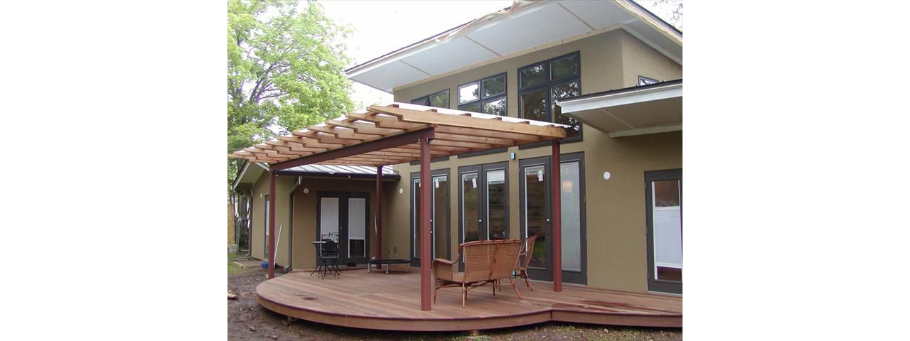 Trex Transcend composite deck and pergola, Texas