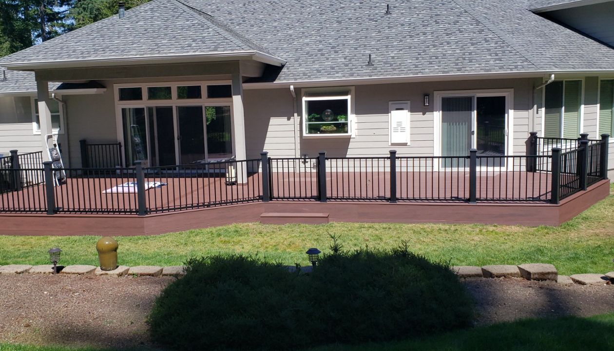 Sunset Cove, Signature railing, Transcends posts