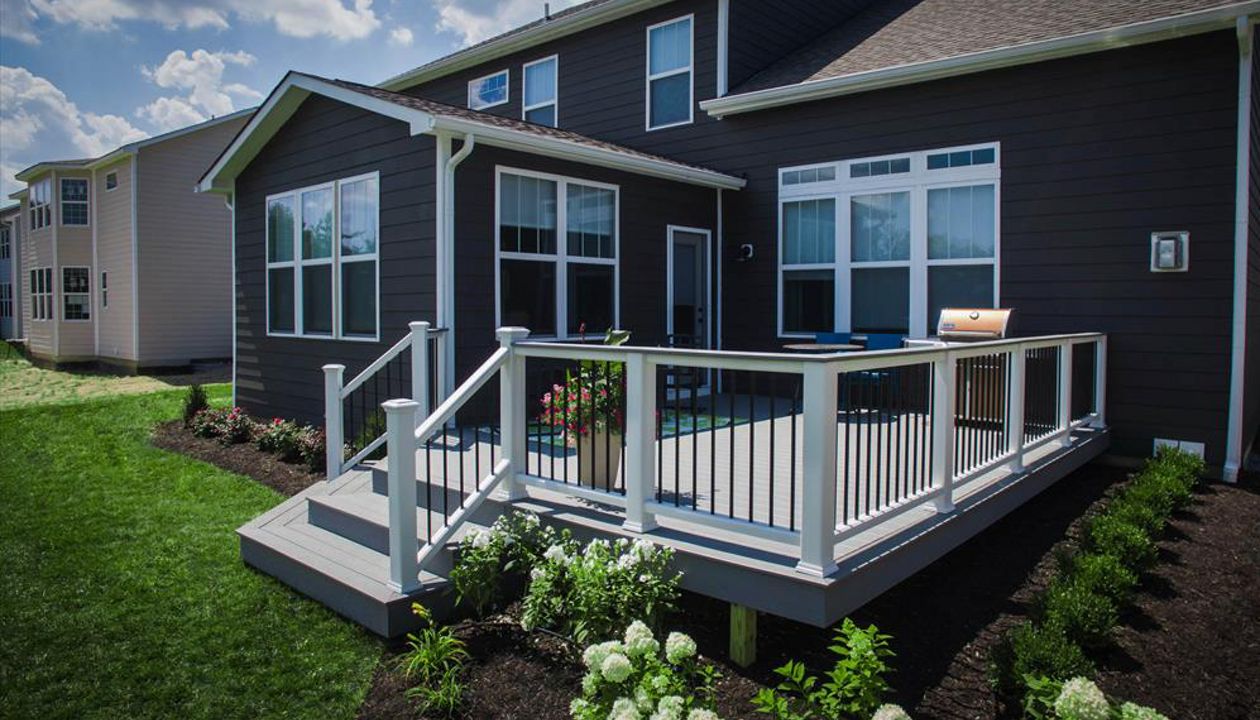 Trex Select Pebble Grey Decking, Trex Transcend Railing - Whitestown, Indiana