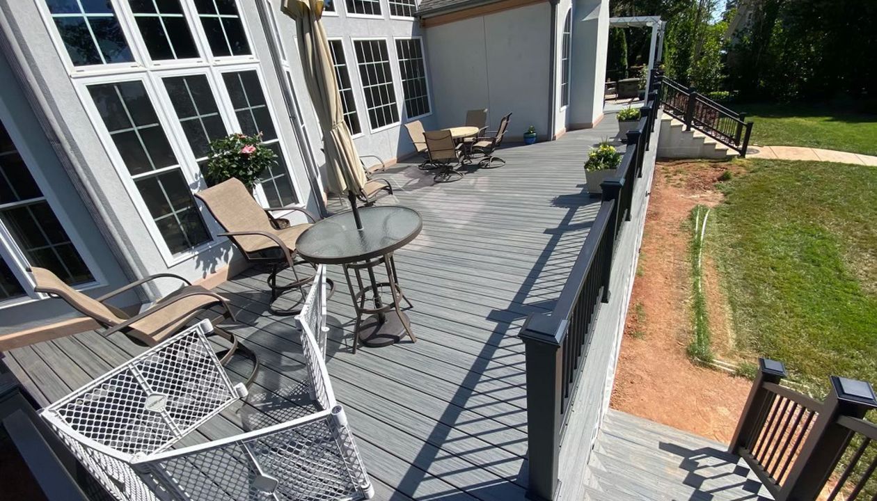 Trex Island Mist with Black Trex Select Railing