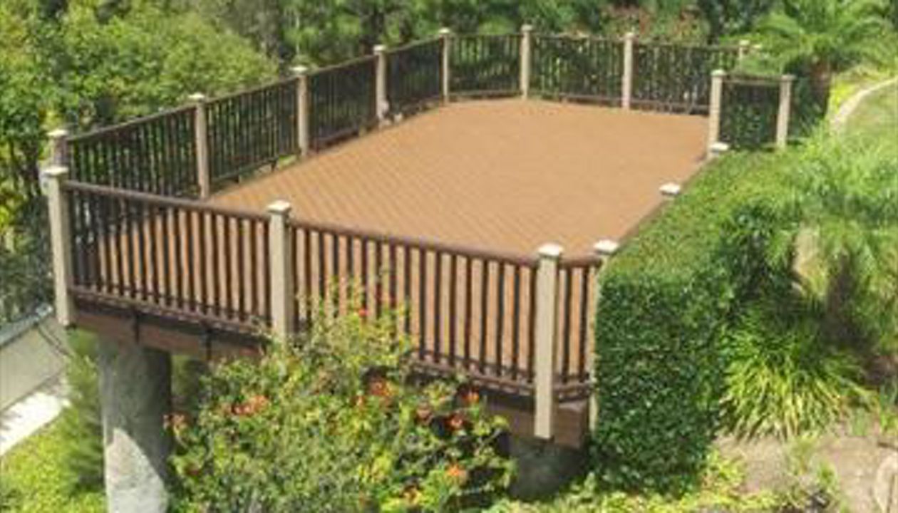 Great custom design Trex deck and rail