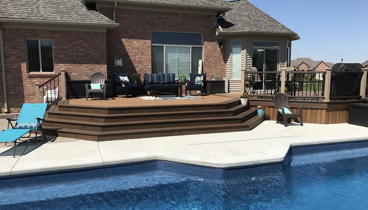 Havana Gold pool deck