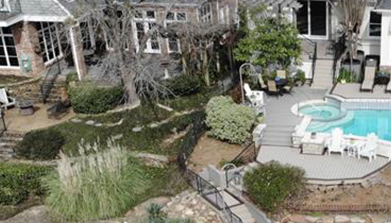 Trex Transcend Rope Swing with Lava Rock