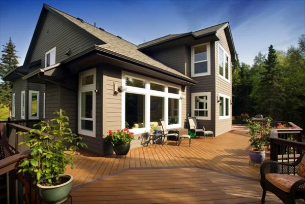 Colonial meets modern with Trex and Treeline Construction