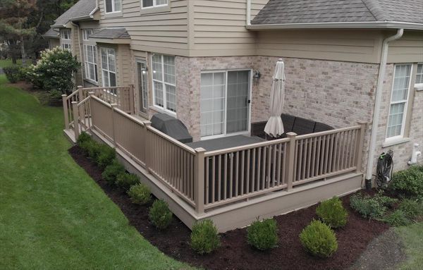 Transcend Decking in Rope Swing with Transcend Rope Swing Handrail