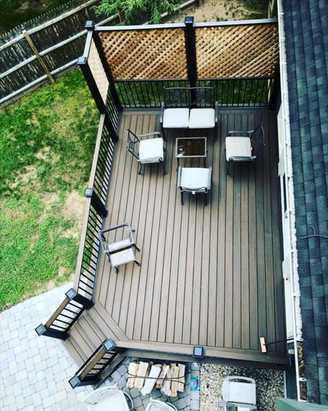 Trex Spiced Rum decking with custom privacy lattice on one side