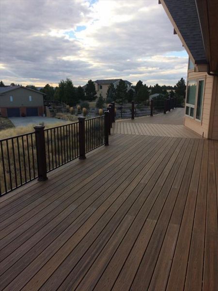 Havana Gold with Vintage Lantern posts