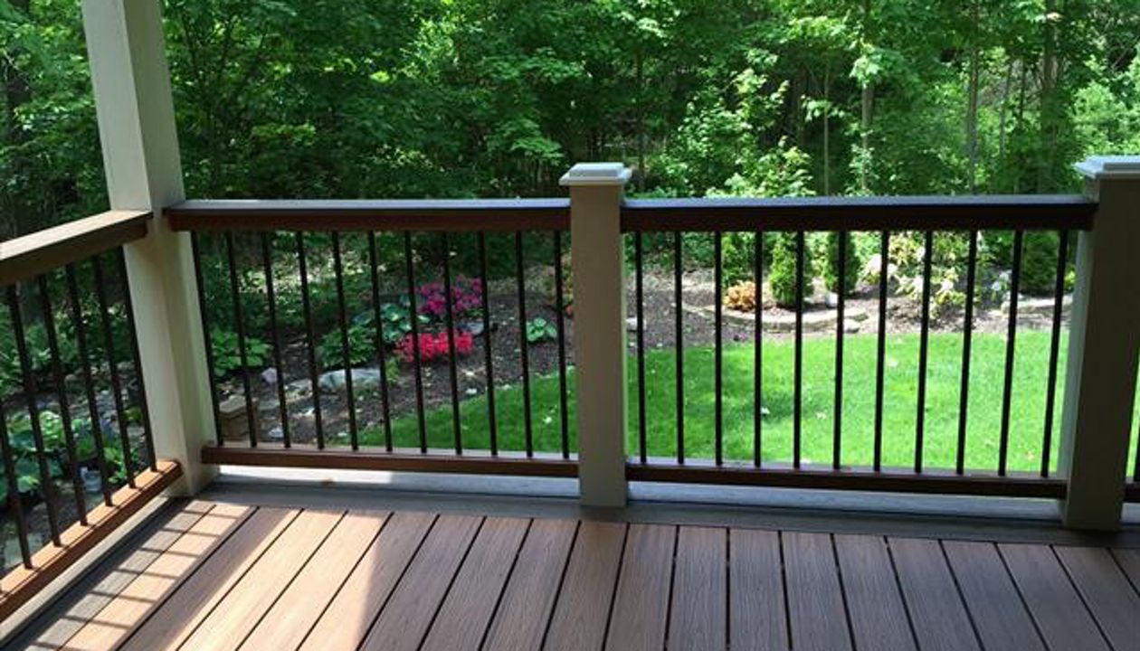 Transcend composite decking with aluminum railing