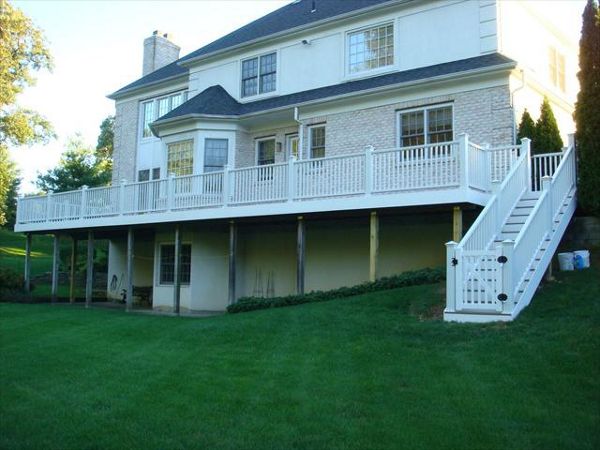 Second Story Trex Escapes Deck with Trex Artisan Rails