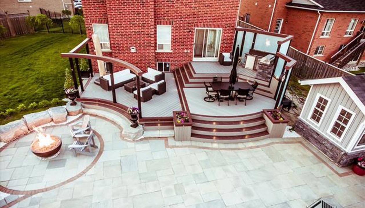 Gravel Path Trex deck with curves, Oshawa, Ontario