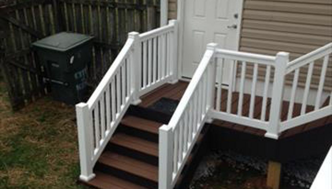 Trex Select stairs give durable way to get on deck
