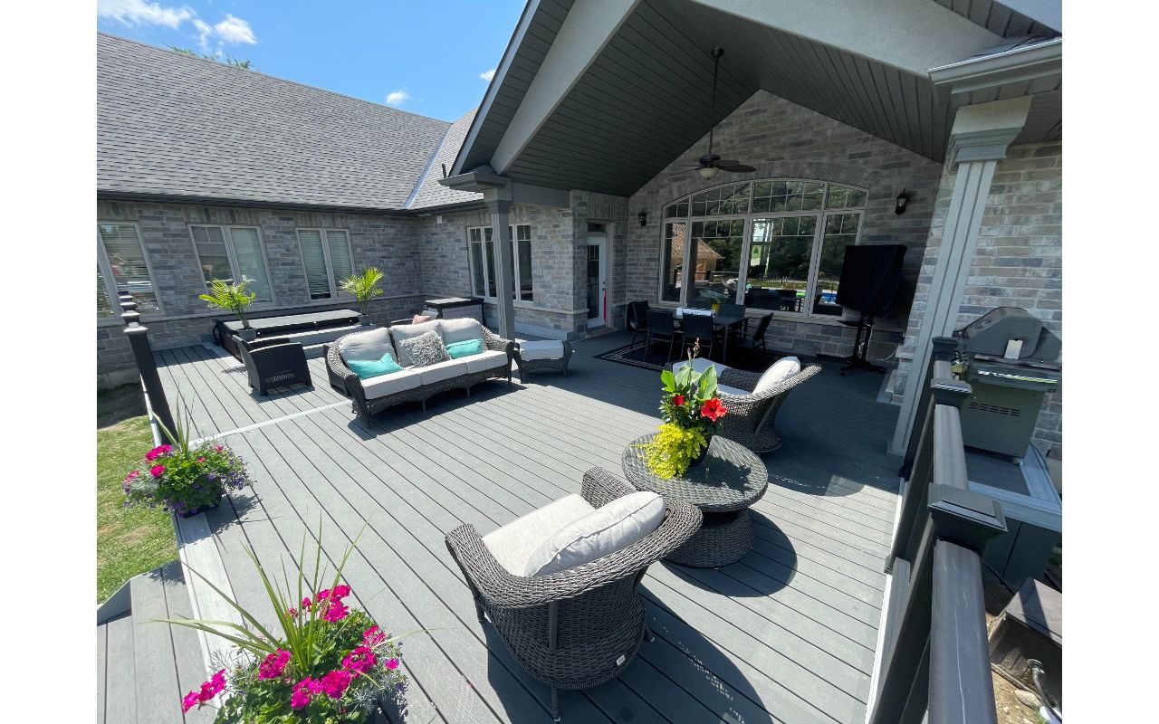 Main: Trex Enhance Basics in Clam Shell. Trim: Trex Enhance Naturals in Foggy Wharf. Contact Align Decking today for your custom composite decking needs. Servicing Toronto, Durham Region, Kawartha Lakes, and the Barrie & Orillia areas.
