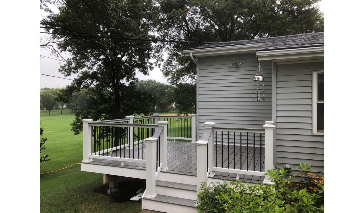 Trex Select Pebble Gray Decking With Large White 6x6 Select Post Sleeve And Trex Select Railings Cedar Rapids Iowa