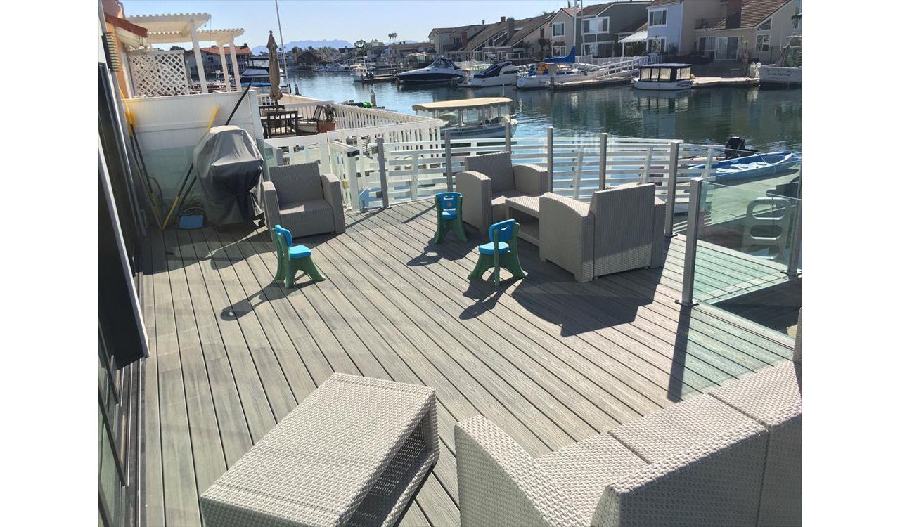 Beach Harbor oceanfront deck tropical Trex decking railing
