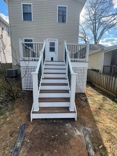 Trex Saddle with Select Railing - Downtown Charlottesville