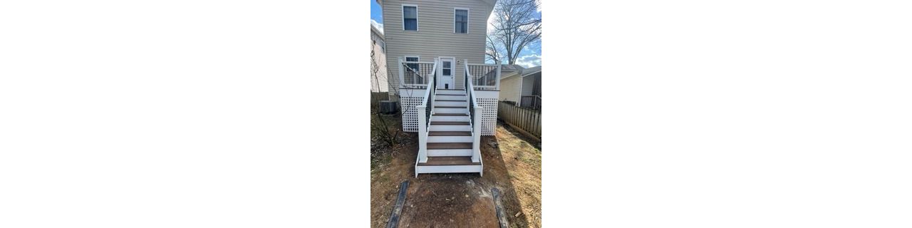 Trex Saddle with Select Railing - Downtown Charlottesville
