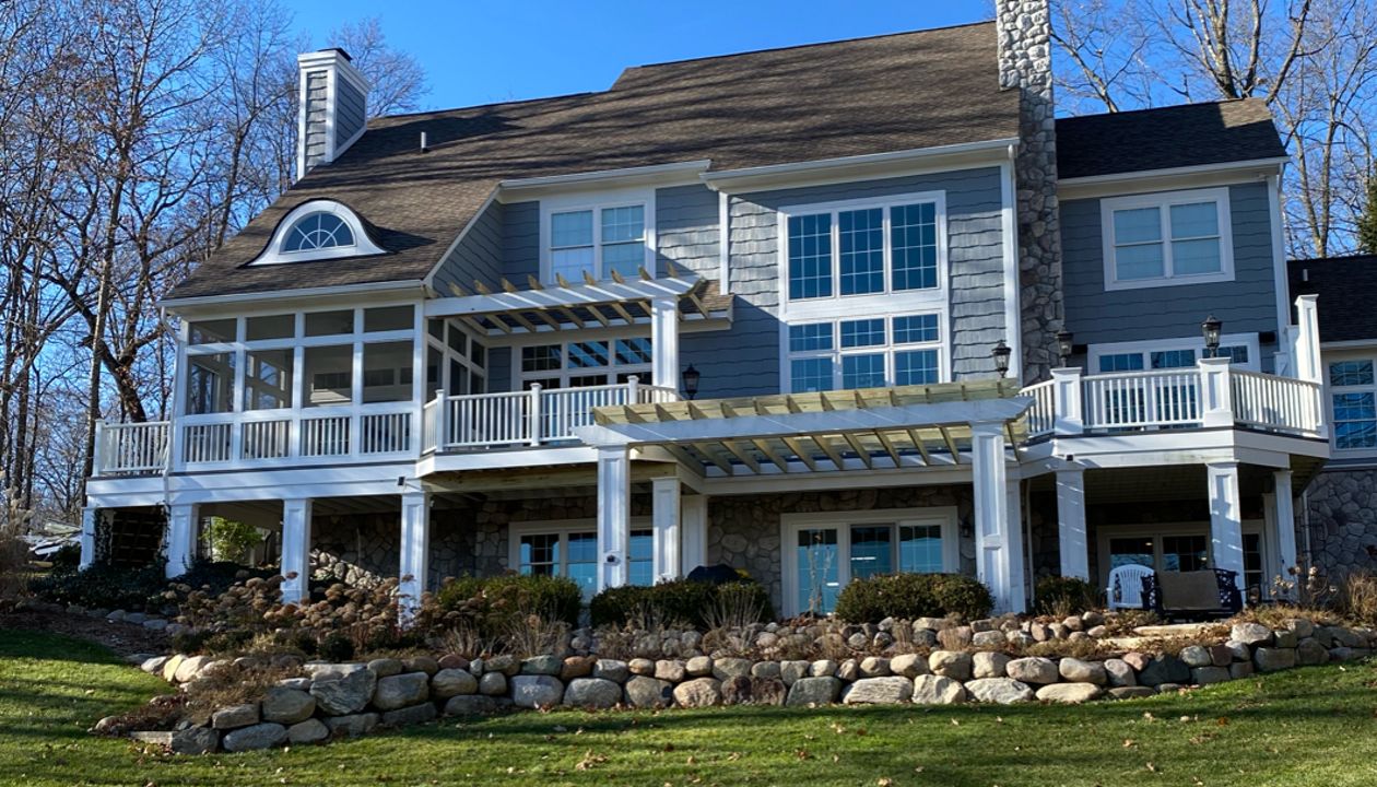 Deck Builder in Howell, Michigan