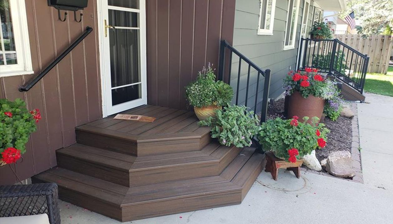 Build Right, Inc. Trex Transcend Stairs with aluminum railing in Fargo/Moorhead Area