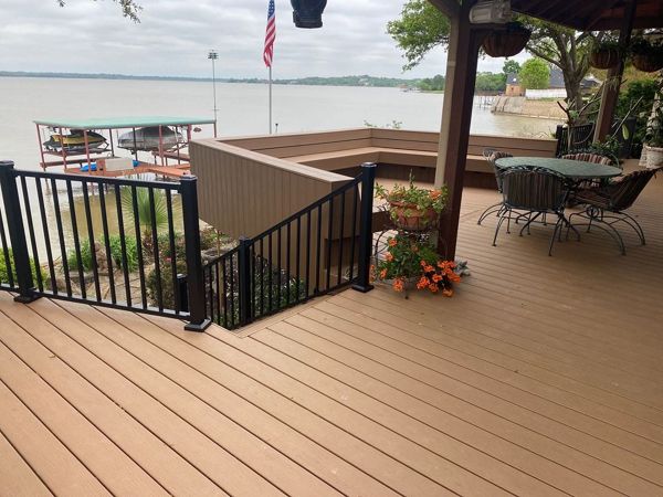 Signature rails w/ Post cap lights