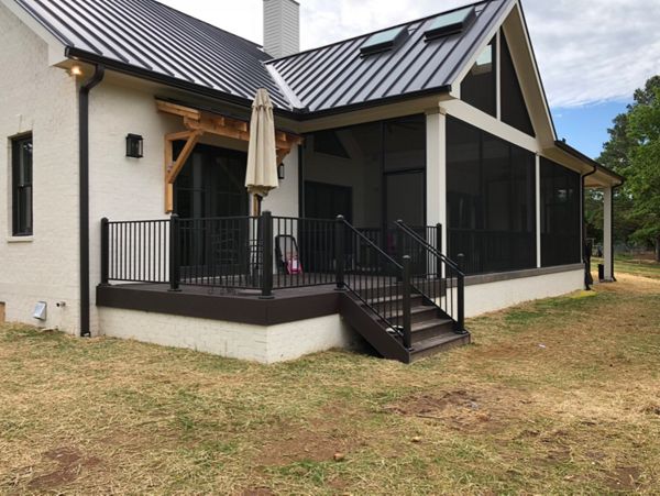 Deck completed in Leipers Fork, TN