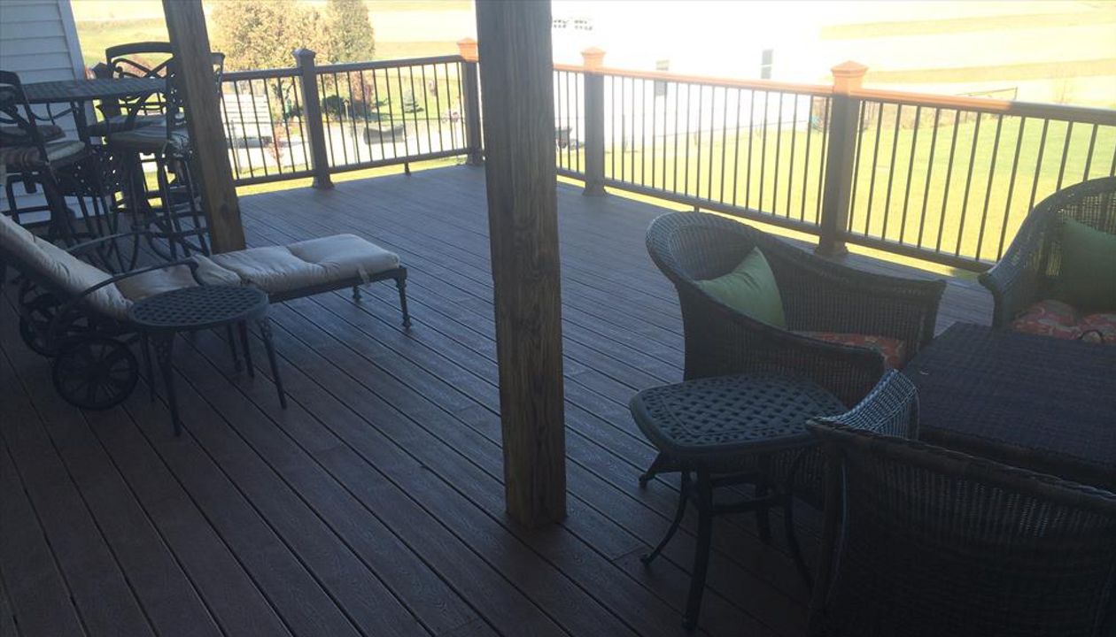 Trex Transcend Tree House decking with Tree House Transcend railing in Council Bluffs, IA