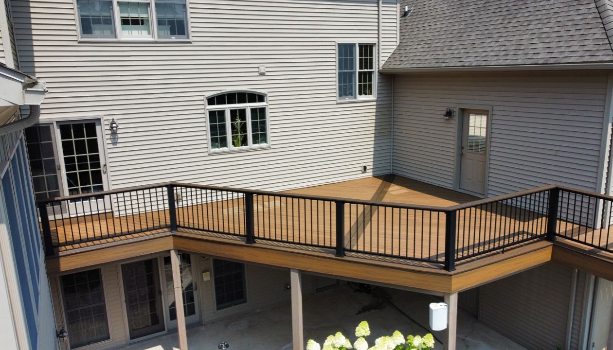 Trex Continuous Cocktail Rail