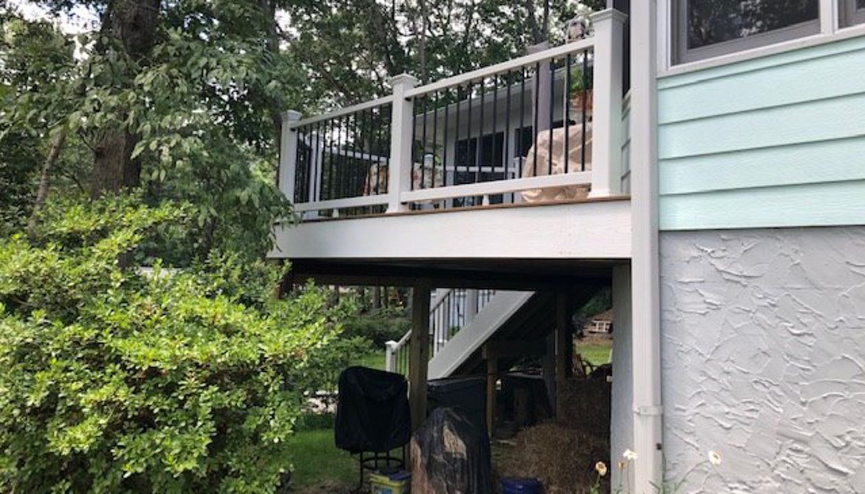 Trex Select railing is beautiful & preserves the view