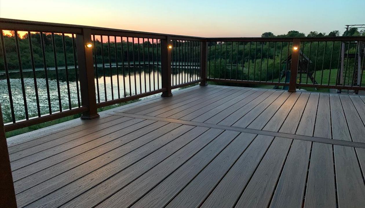 Trex Transcend Spiced Rum, Trex Transcend Railings Firepit With Spiced Rum Cocktail Railing Top, Algonquin IL