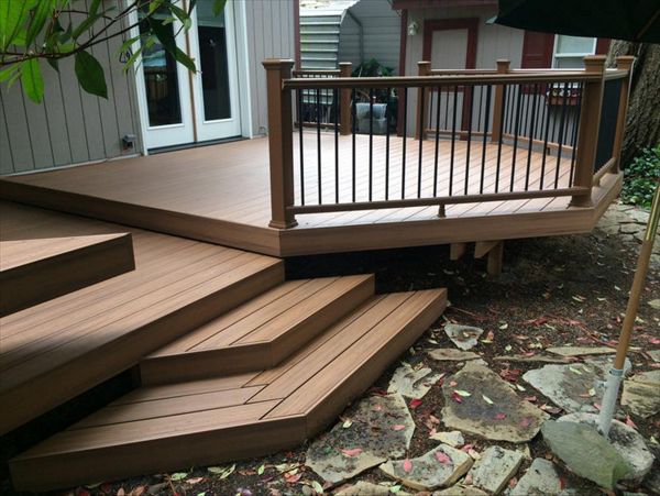 Vancouver, WA Deck Builder (Trex Transcend Rail and Havana Gold Decking)
