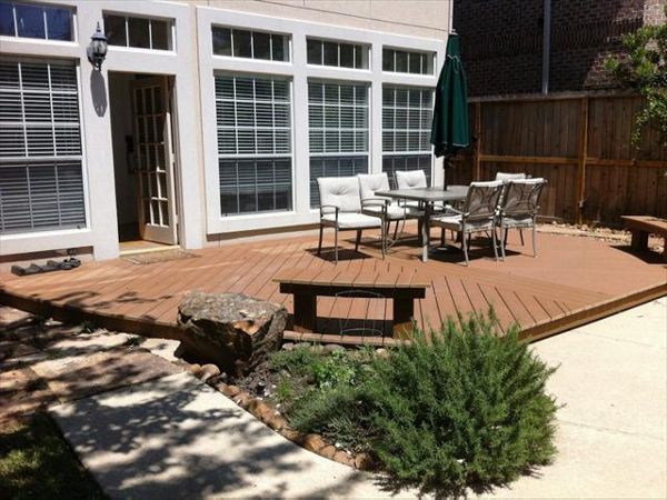 Saddle Trex Deck in Bellaire