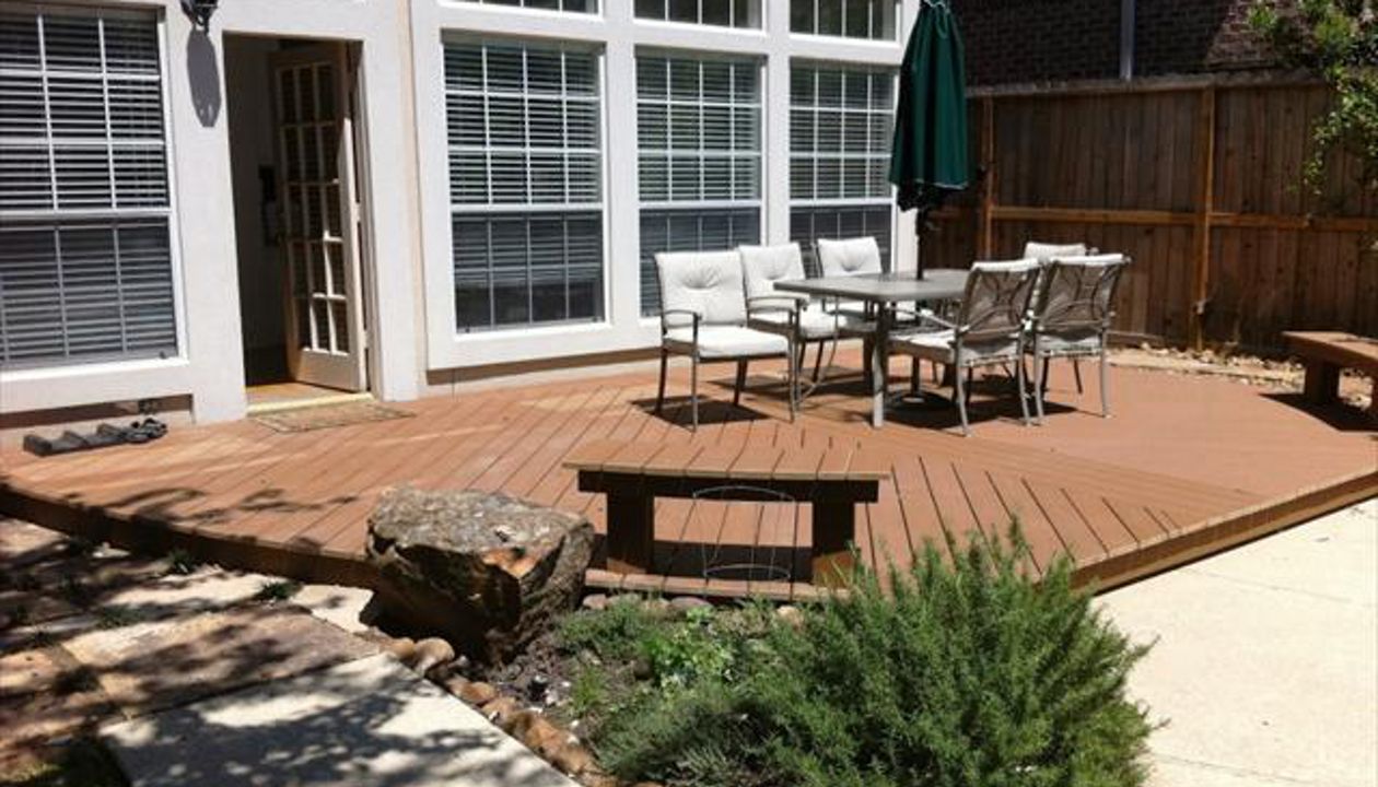 Saddle Trex Deck in Bellaire