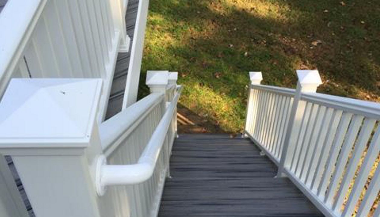 Trex Transcends Island Mist, Transcends Rail