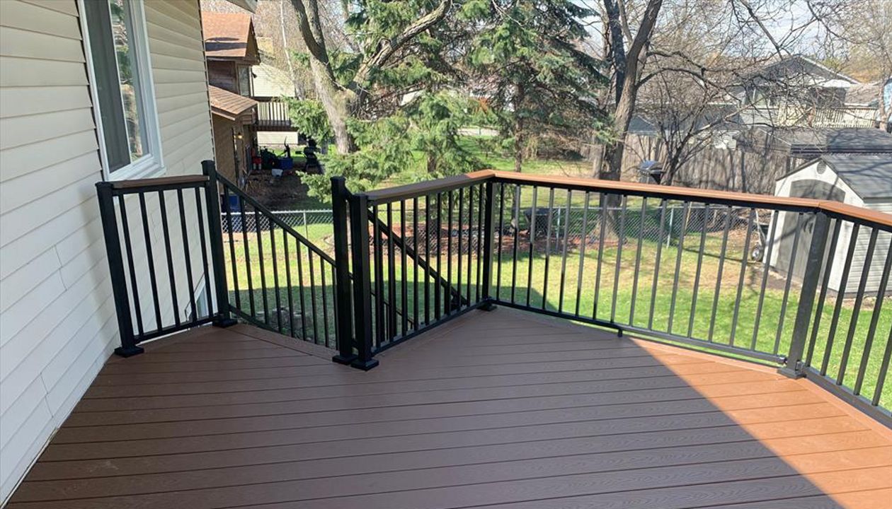 Select Saddle Drink Rail