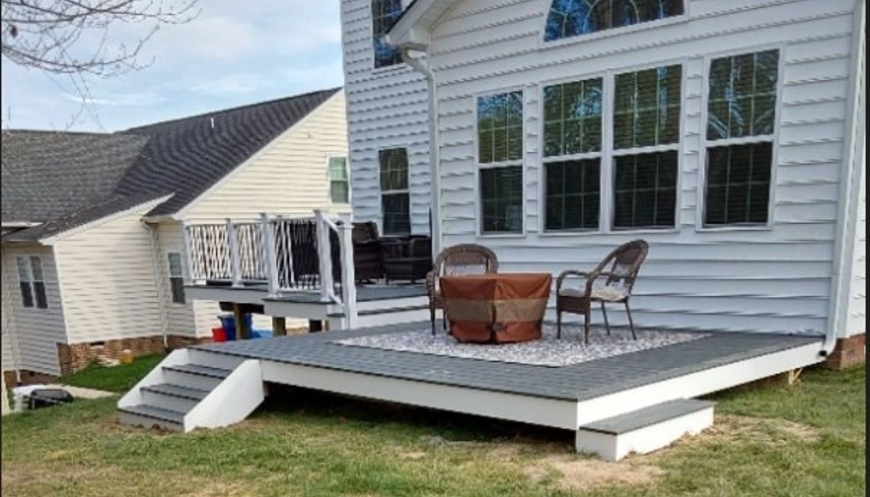 Trex Enhance Basics Clam Shell deck and outdoor living space