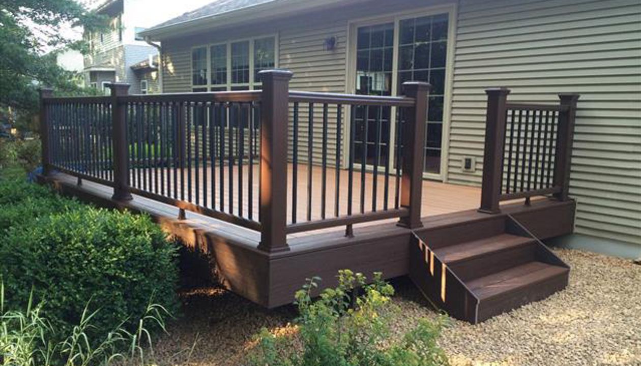 TREX TRANSCEND DECKING (LAVA ROCK & TIKI TORCH)
