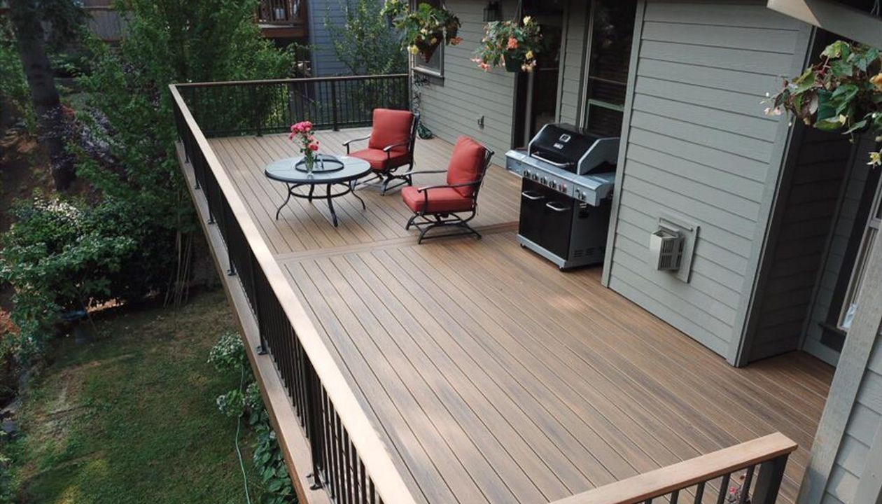 Trex Havana Gold decking, Clackamas, OR.