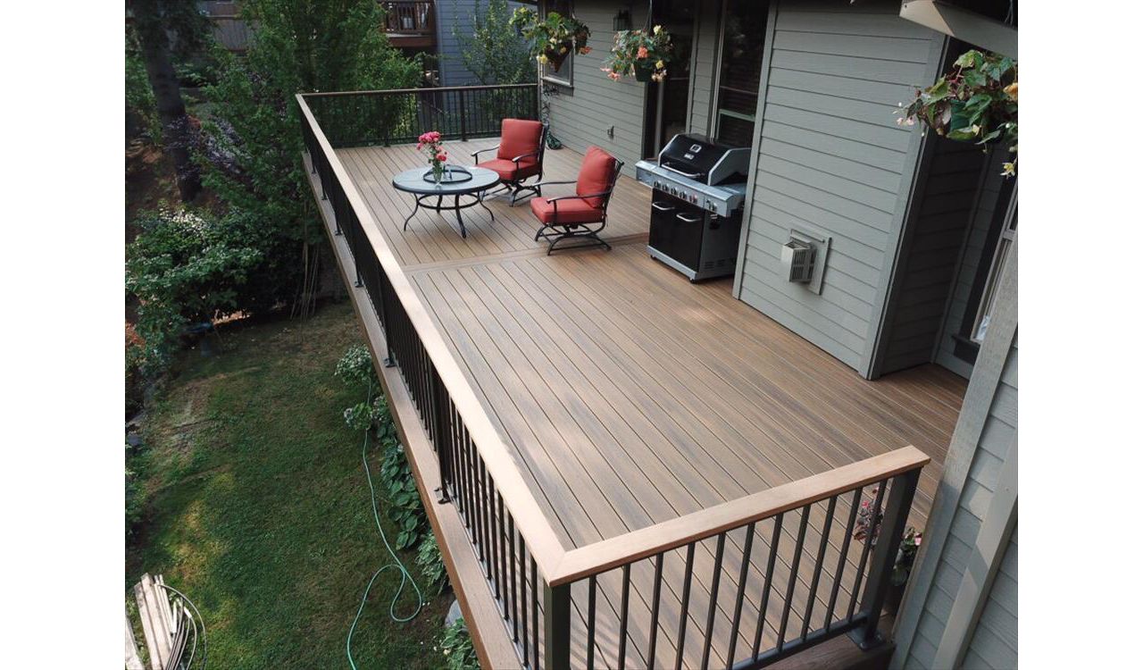 Trex Havana Gold decking, Clackamas, OR.