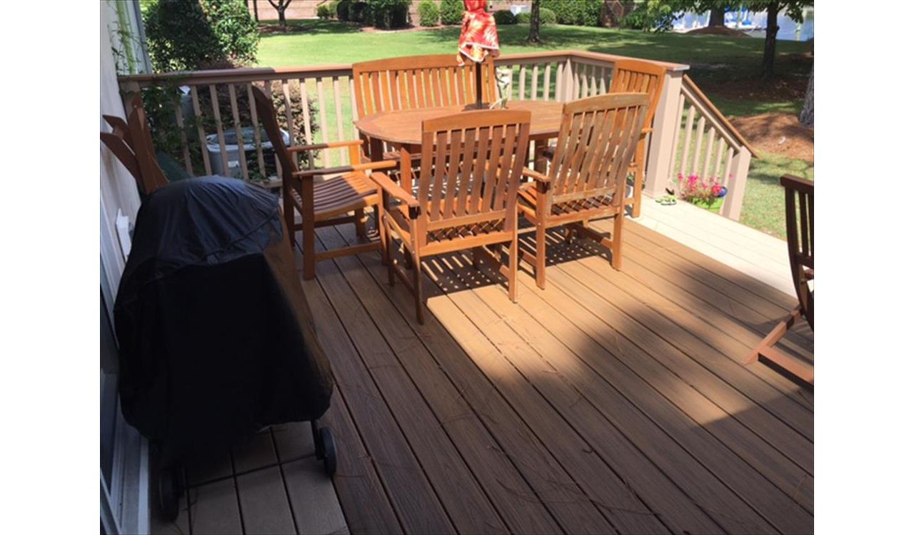 Trex Transcend Havana Gold decking with Universal Hideaway clips are attractive & have great holding power.