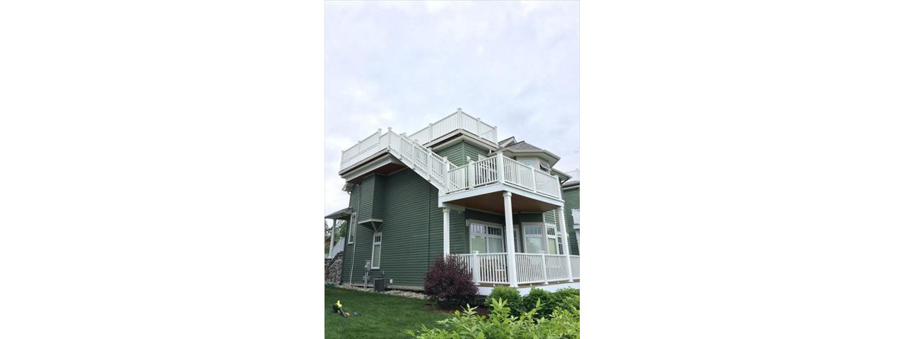 Transcend white composite railing